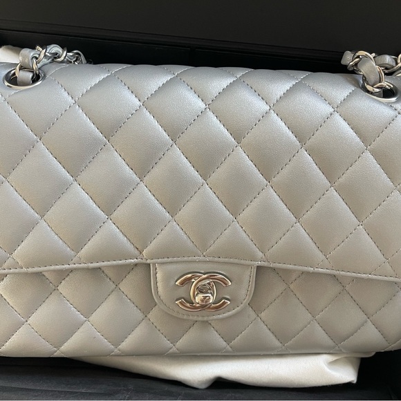 Authentic double flap medium Chanel 2023 collection - Picture 3 of 9